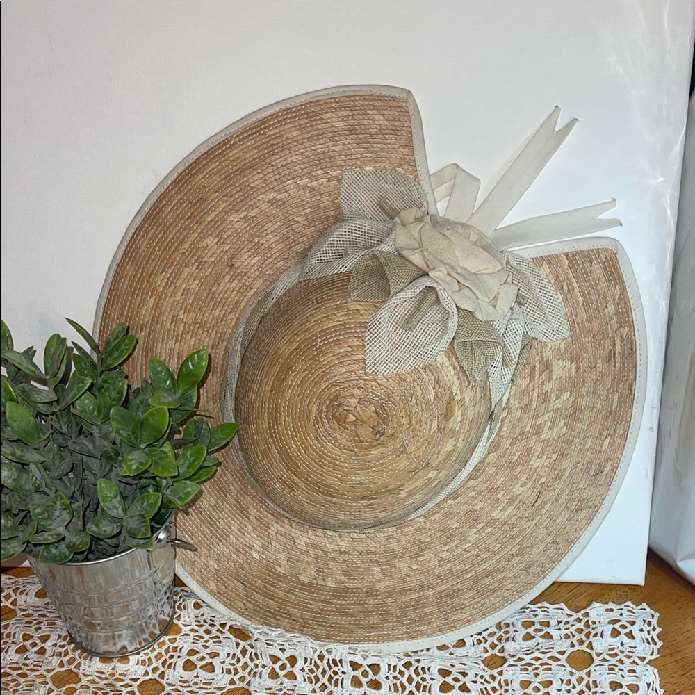 Source Unknown Tan Wide-Brim Hat with Cream Bow
